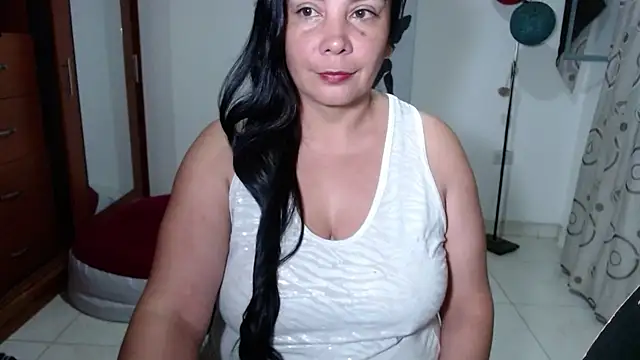 vivian-milf online show from May 1, 2026, 1:43 am