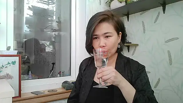 Nettie Allie online show from December 16, 2025, 8:51 am