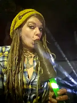 Horny hippie online show from February 18, 2025, 9:20 pm