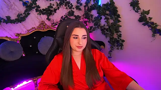 NaomiBaae online show from December 1, 2025, 2:18 pm