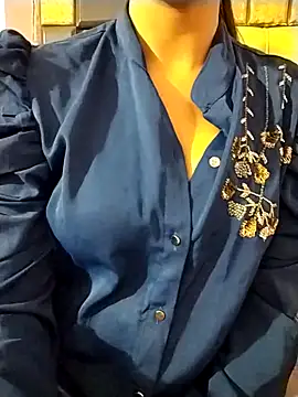 RASHMI SHARMA9 online show from March 18, 2026, 6:20 pm