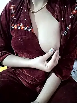 RASHMI SHARMA9 online show from January 8, 2026, 5:52 pm