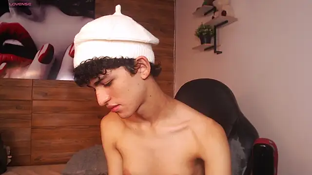 Snapshot of Michaelkoiv chatting on February 22, 2026, 11:34 am Michaelkoiv online show from February 22, 2026, 11:34 am