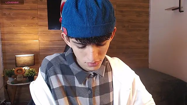 Snapshot of Michaelkoiv chatting on March 28, 2026, 11:44 am Michaelkoiv online show from March 28, 2026, 11:44 am