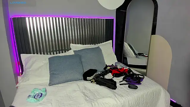 nora temptress online show from April 22, 2026, 3:08 pm