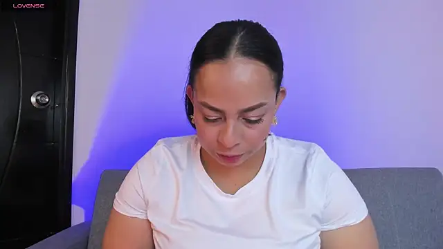 jimena chic1 online show from June 24, 2026, 6:17 pm