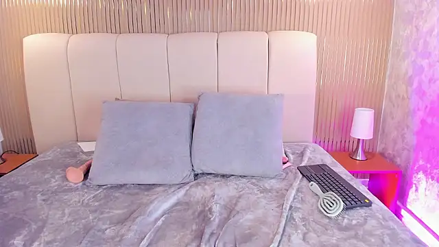 Sophi Lewis online show from March 9, 2026, 5:11 am