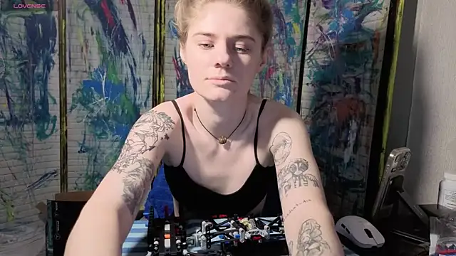 Adell Love online show from May 27, 2026, 1:18 pm