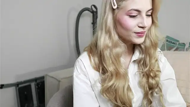 perfectmaryjane online show from November 29, 2025, 4:18 pm