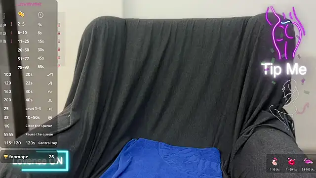 valoriaaaa online show from December 15, 2025, 10:48 pm