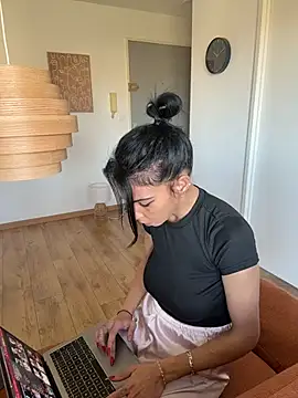 Soniaxxx31 online show from February 3, 2026, 10:42 am