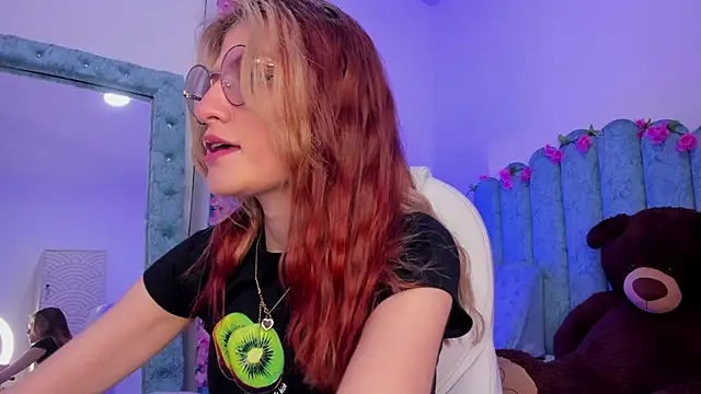 Snapshot of Ash_20_ chatting on December 4, 2025, 2:16 pm Ash 20 online show from December 4, 2025, 2:16 pm