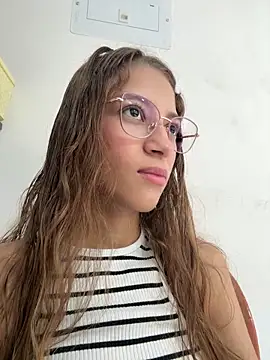 Vanneskk online show from December 4, 2025, 1:21 pm