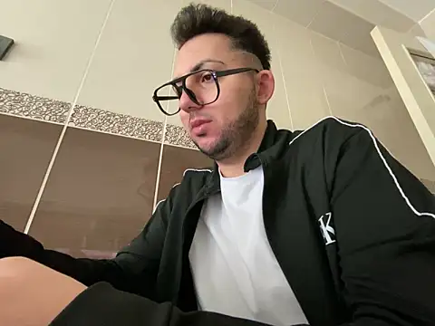 mcylzsd online show from December 15, 2025, 10:54 am