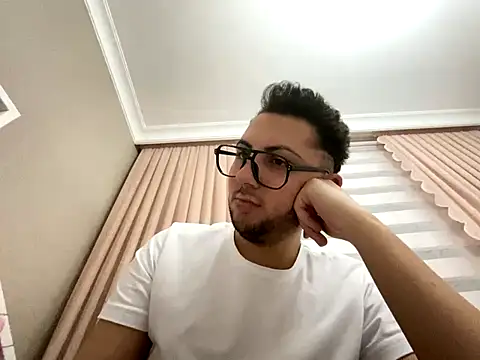 mcylzsd online show from December 15, 2025, 10:59 pm