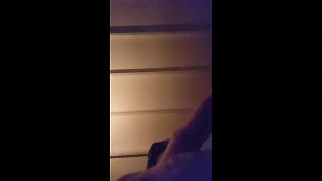 Denisxsxs online show from January 5, 2026, 11:08 pm