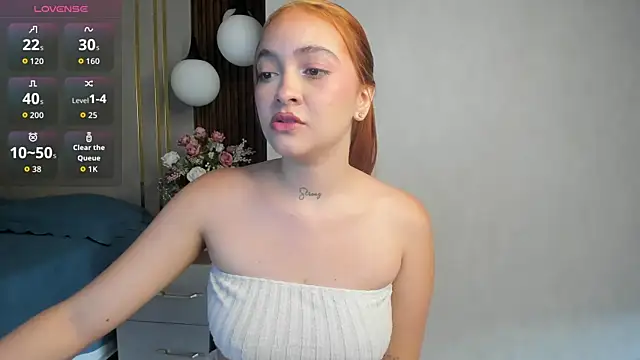 Snapshot of AliceHills_ chatting on January 7, 2026, 12:43 pm AliceHills online show from January 7, 2026, 12:43 pm