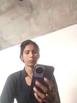 Snapshot of SassyDiy chatting on March 22, 2026, 3:32 am SassyDiy online show from March 22, 2026, 3:32 am