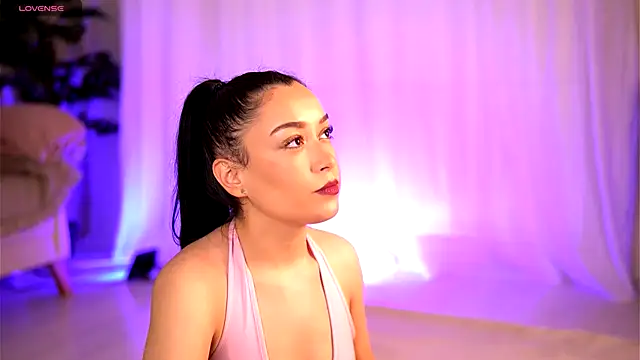 LaraCullen online show from December 22, 2025, 7:47 pm