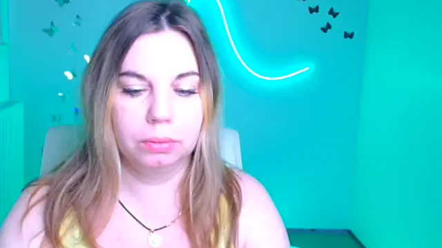 Amanda Swannn online show from December 2, 2025, 6:37 am