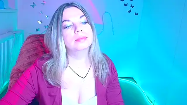 Amanda Swannn online show from April 21, 2026, 6:03 pm