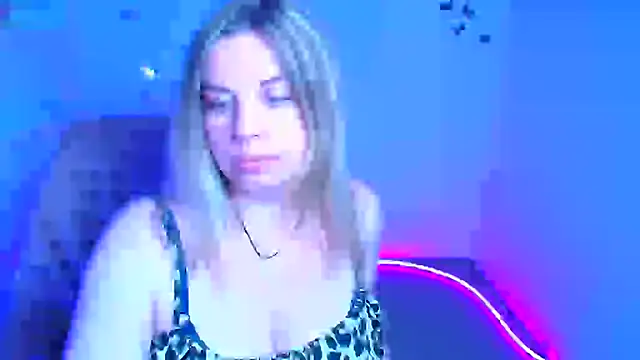 Amanda Swannn online show from May 7, 2026, 11:57 am