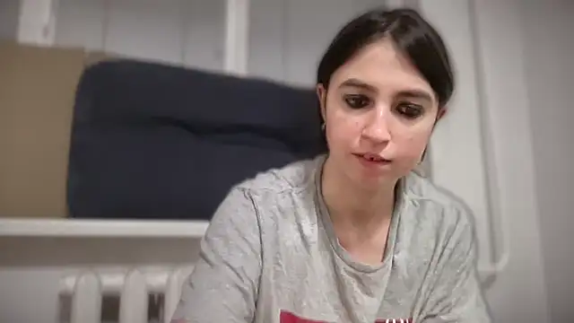 Snapshot of Aphr0ditee chatting on March 4, 2026, 6:15 pm Aphr0ditee online show from March 4, 2026, 6:15 pm