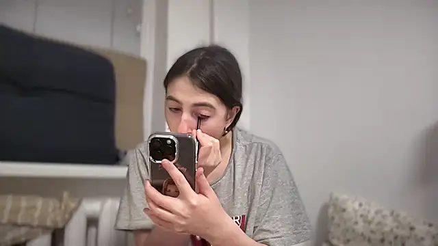 Snapshot of Aphr0ditee chatting on March 5, 2026, 6:04 pm Aphr0ditee online show from March 5, 2026, 6:04 pm