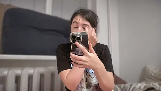 Snapshot of Aphr0ditee chatting on March 2, 2026, 6:04 pm Aphr0ditee online show from March 2, 2026, 6:04 pm