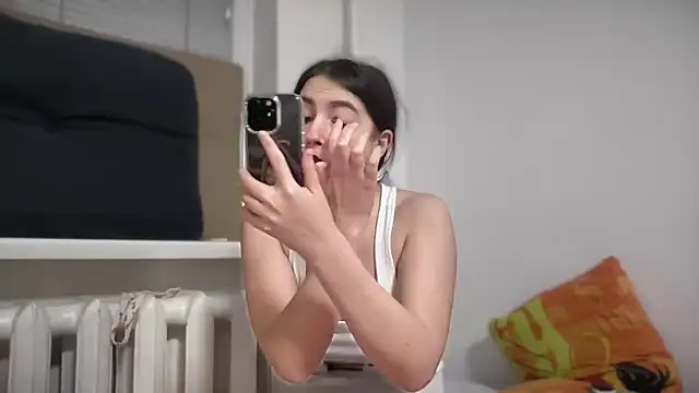 Snapshot of Aphr0ditee chatting on March 14, 2026, 10:05 pm Aphr0ditee online show from March 14, 2026, 10:05 pm