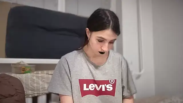 Snapshot of Aphr0ditee chatting on March 6, 2026, 6:03 pm Aphr0ditee online show from March 6, 2026, 6:03 pm