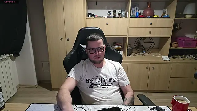 kevinnlovelly online show from March 16, 2026, 10:12 pm