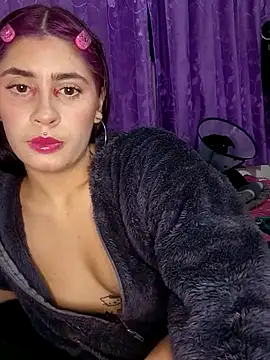 IsabellaCherryX online show from December 14, 2025, 5:24 am