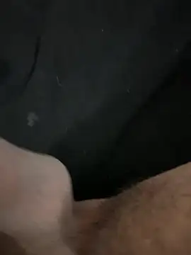 yassarenardu13 online show from December 2, 2025, 12:40 pm