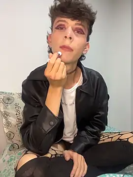 Nicole  7u7 online show from February 4, 2026, 11:44 pm