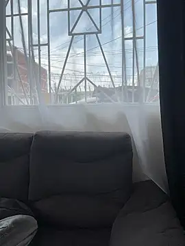 Mia fiire online show from March 15, 2026, 5:09 pm