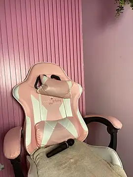 PrettyChloe  online show from April 20, 2026, 7:59 pm