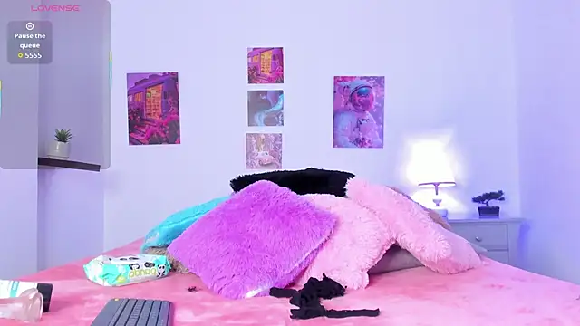 giseele-gigii online show from December 20, 2025, 7:06 pm