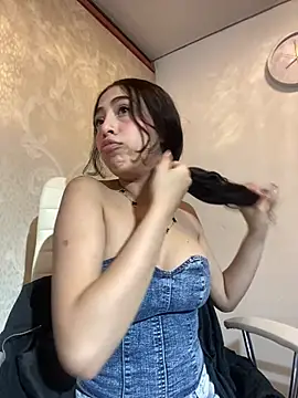 MiaScott Pink online show from January 10, 2026, 1:01 am