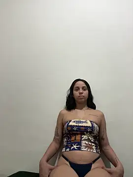 Snapshot of gabicjbg chatting on December 3, 2025, 2:49 pm gabicjbg online show from December 3, 2025, 2:49 pm