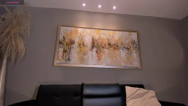 LisaFlowers  online show from March 8, 2026, 11:13 am