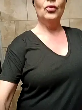 Snapshot of Mona_The_MILF chatting on July 1, 2026, 6:14 am Mona The MILF online show from July 1, 2026, 6:14 am