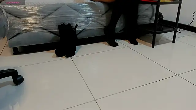 Lilith Zamara  online show from December 16, 2025, 1:37 pm