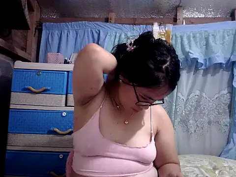 xxdreamgirl69 online show from June 15, 2026, 11:59 pm