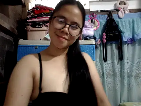 xxdreamgirl69 online show from March 6, 2026, 1:00 am