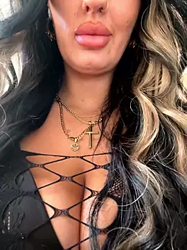 Lolaxox  online show from January 10, 2026, 1:39 pm