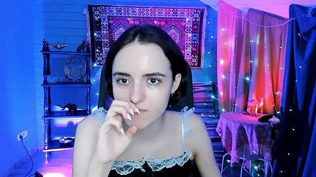 KateWillows online show from March 13, 2026, 7:02 am