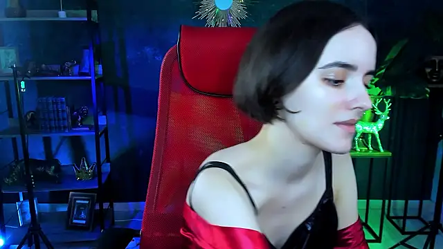 KateWillows online show from March 8, 2026, 4:38 am