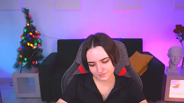 KateWillows online show from December 20, 2025, 4:26 am