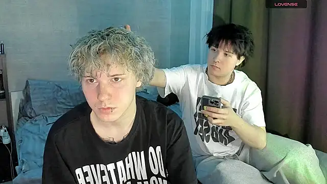 miya meow miku online show from December 19, 2025, 5:26 pm